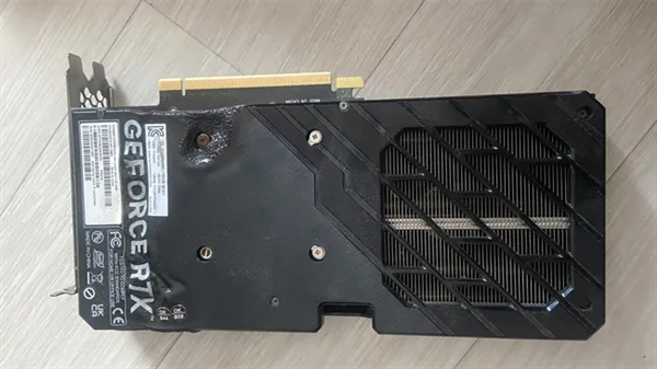 米牛金融 完全意想不到 RTX 4060 Ti起火严重烧熔！未超频、没有高负载